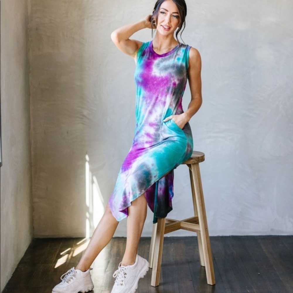 COOL VIBES TIE DYE MIDI DRESS